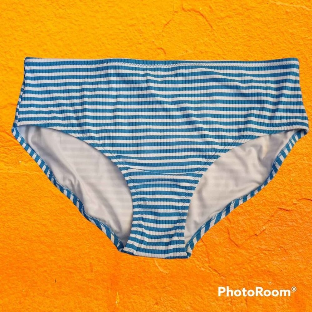 NEW Women's High Waisted Swim Suit Bottom size 2X (19-21)